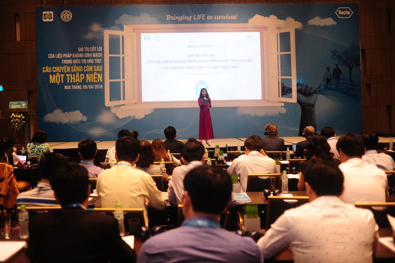 Giá[-]trị[-]cốt[-]lõi[-]của[-]liệu[-]pháp[-]kháng[-]sinh[-]mạch[-]trong[-]điều[-]trị[-]ung[-]thư:[-]Câu[-]chuyện[-]sống[-]còn[-]sau[-]một[-]thập[-]niên